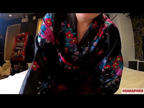 ❤️ Tânără fată de cosplay iubește sexul până la orgasm cu un squirt într-o călușară și o felație. Fată asiatică cu păsărica păroasă și sâni frumoși în costum tradițional japonez în video amator care arată masturbarea cu jucării de sex. Sakura 3 OSAKAPORN. ❤ at ro.makesexnotwar.ru ☑