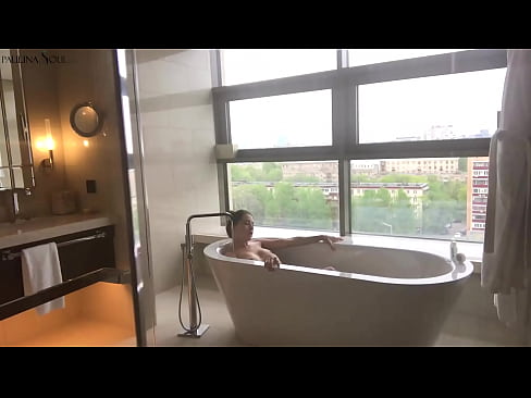 ❤️ Gagică imensă care își masturbează cu pasiune păsărica în baie ❤ at ro.makesexnotwar.ru ☑