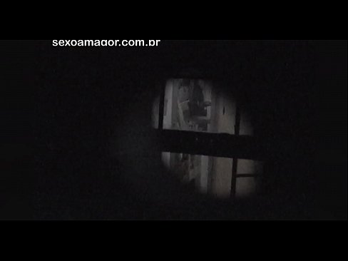 ❤️ Blondina este filmată în secret de un voyeur din cartier ascuns în spatele unor cărămizi goale ❤ at ro.makesexnotwar.ru ☑